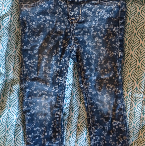 Old Navy Patterned Jeggings - Picture 2 of 4